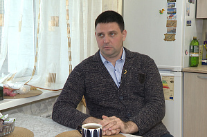 ГТРК "Волгоград-ТРВ": Ученый из Волгограда получил сертификат на покупку квартиры ГТРК "Волгоград-ТРВ": Ученый из Волгограда получил сертификат на покупку квартиры