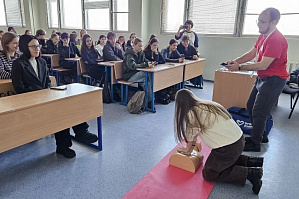 Первокурсники ФЭУ ВолгГТУ учились оказывать первую помощь Первокурсники ФЭУ ВолгГТУ учились оказывать первую помощь